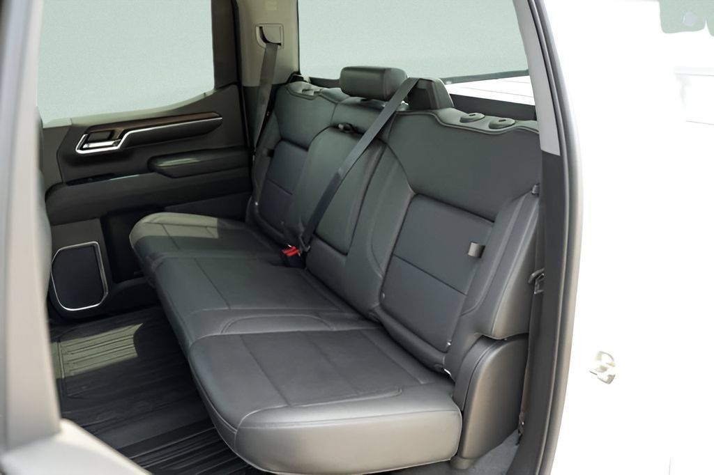 Used 2022 GMC Sierra 1500 SLT RWD image 16
