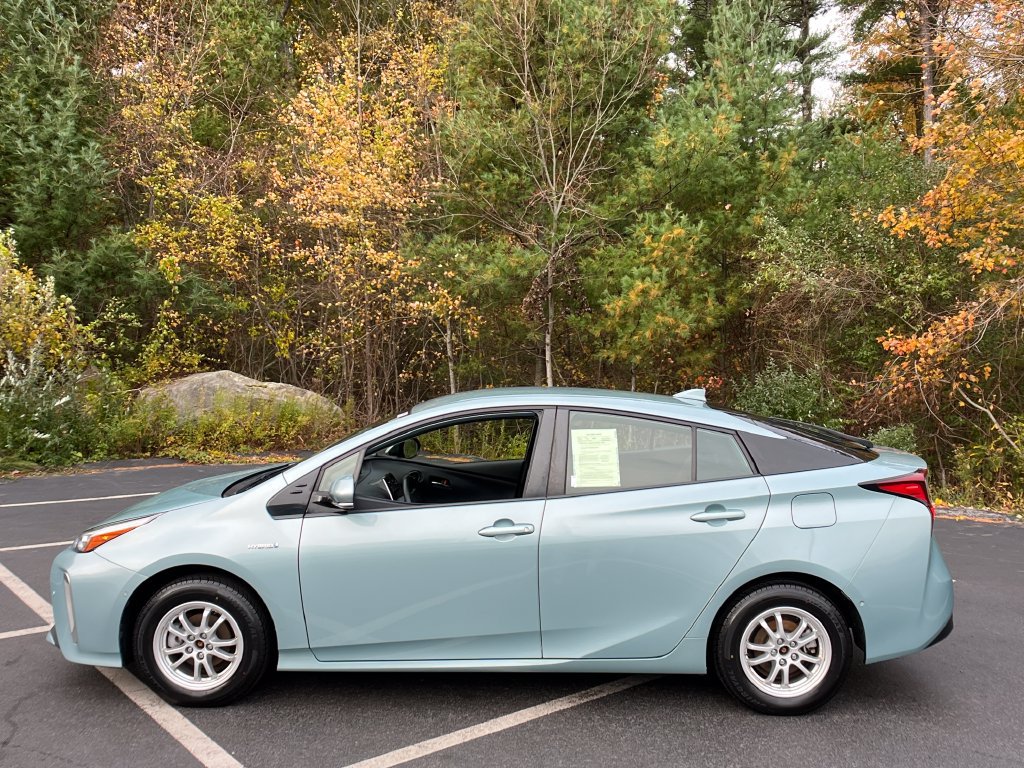 Used 2019 Toyota Prius XLE AWD/4WD image 2