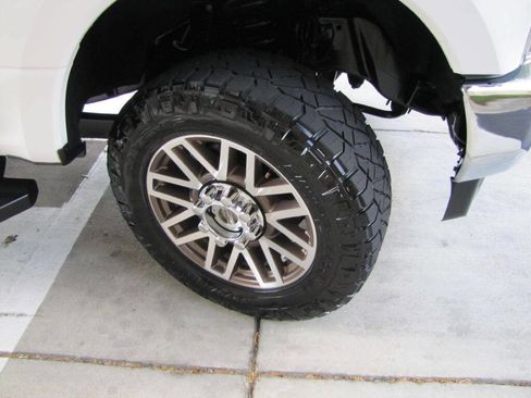 Used 2019 Ford F250 Lariat w/ Lariat Value Package image 23