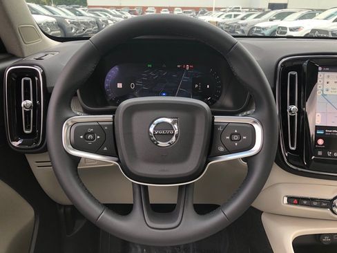 New 2026 Volvo XC40 B5 Ultra w/ Protection Package Premier image 19