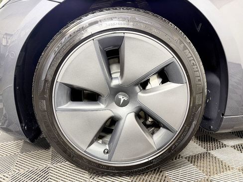 Used 2021 Tesla Model 3 Standard Range Plus image 21