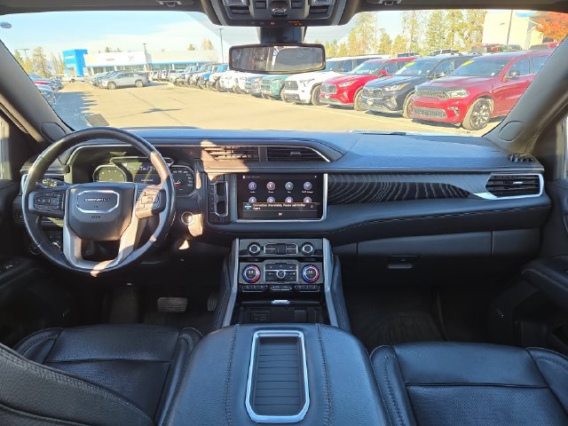Used 2021 GMC Yukon XL Denali AWD/4WD image 3