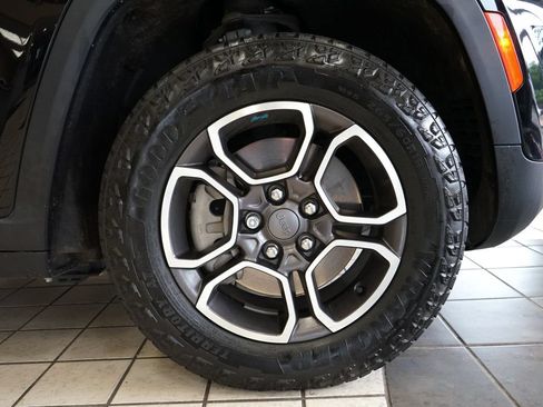 Used 2023 Jeep Grand Cherokee Trailhawk AWD/4WD image 62