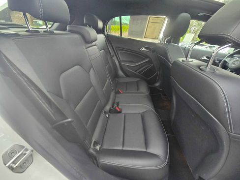 Certified 2019 Mercedes-Benz GLA 250 4MATIC image 12