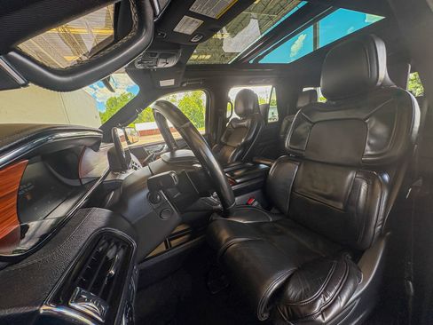 Used 2018 Lincoln Navigator L Select w/ Technology Package AWD/4WD image 24