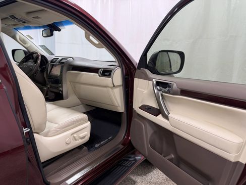 Used 2017 Lexus GX 460 Premium w/ Premium Package AWD/4WD image 26