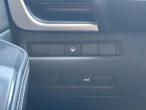 Used 2022 Nissan Rogue SV w/ SV Premium Package FWD image 40