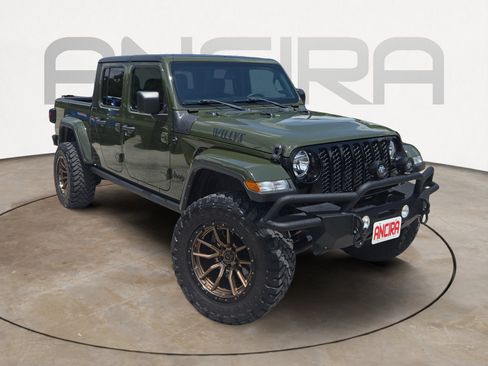 Used 2023 Jeep Gladiator Sport AWD/4WD image 4