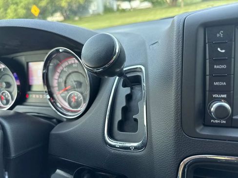 Used 2019 Dodge Grand Caravan SXT w/ Blacktop Package FWD image 20