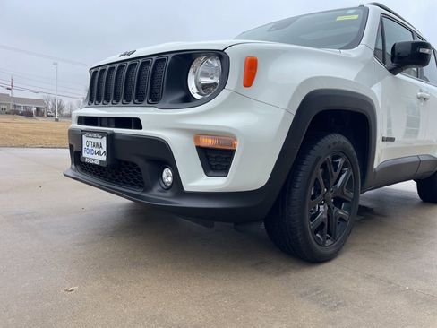 Used 2023 Jeep Renegade Altitude w/ Sun/Sound Group image 15