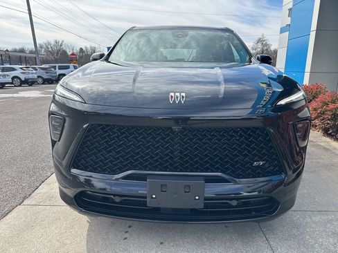 Used 2025 Buick Enclave Sport Touring image 4