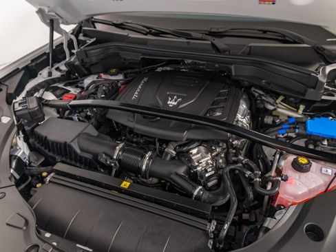 Used 2024 Maserati Grecale GT image 31