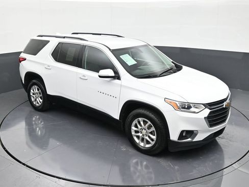 Used 2020 Chevrolet Traverse LT image 18