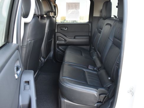 Used 2024 Nissan Frontier SL w/ Technology Package image 15