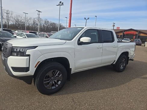 New 2026 Nissan Frontier SV image 3