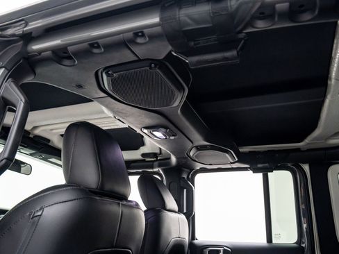 Used 2018 Jeep Wrangler Unlimited Sahara w/ Dual Top Group image 18