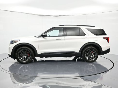 Certified 2025 Ford Explorer ST-Line w/ Premium Package image 8