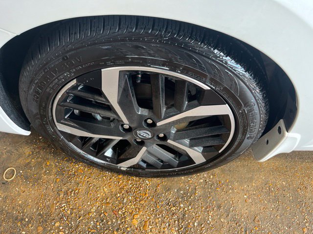 Certified 2025 Nissan Versa SR w/ Trunk Package FWD image 22