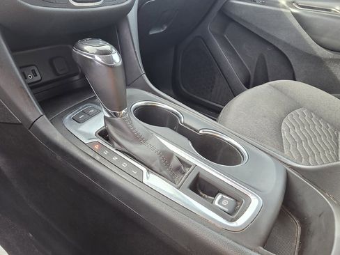 Used 2018 Chevrolet Equinox LT w/ Sun & Infotainment Package image 20