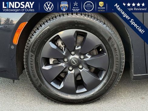 Used 2019 Chrysler Pacifica Limited w/ Advanced Safetytec Group image 7