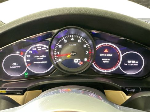 Certified 2023 Porsche Cayenne Platinum Edition image 19