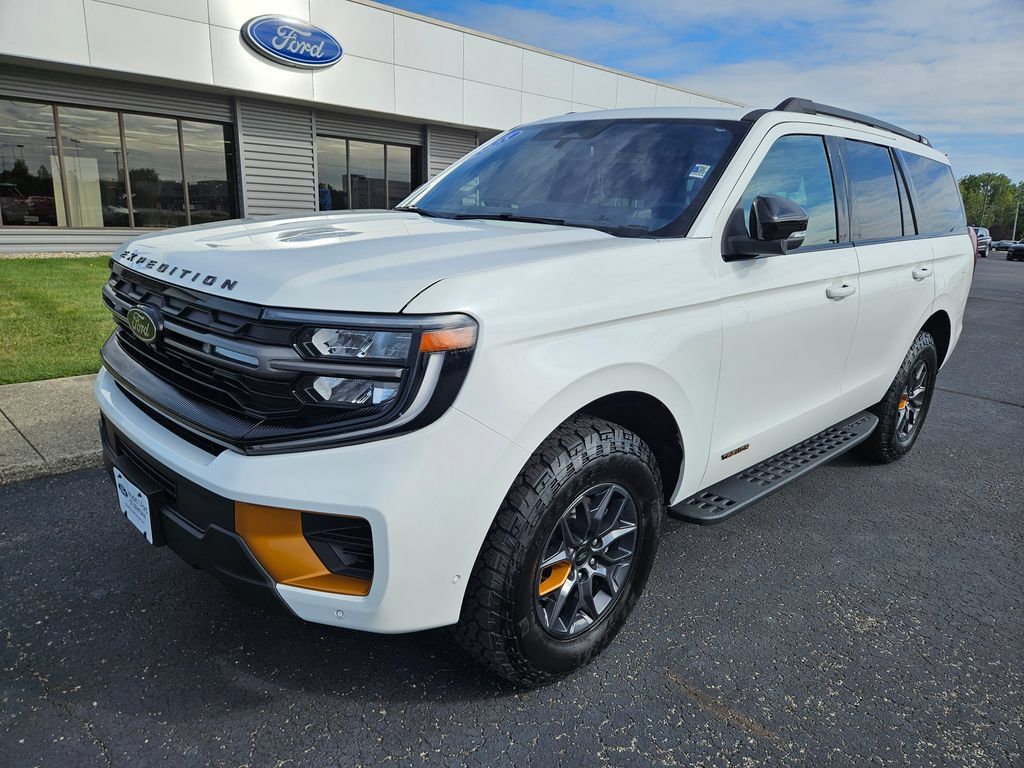 Used 2025 Ford Expedition Tremor AWD/4WD image 2