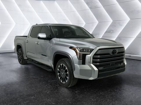 Used 2025 Toyota Tundra Limited AWD/4WD image 1