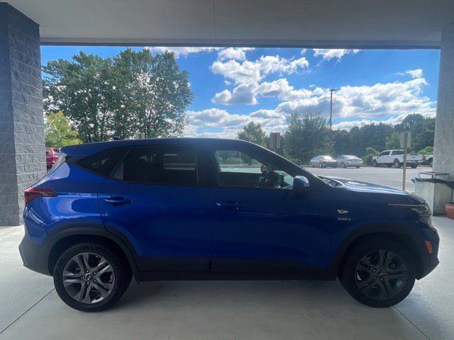 Used 2021 Kia Seltos LX AWD/4WD image 11