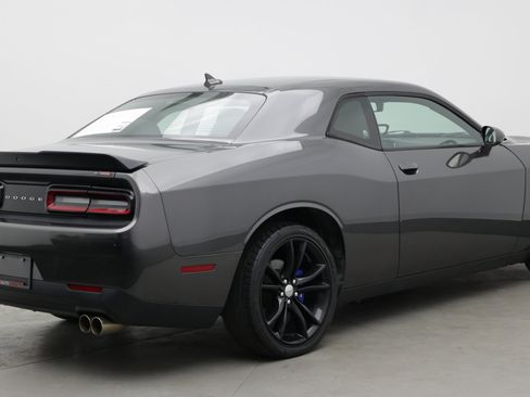 Used 2018 Dodge Challenger SXT w/ Blacktop Package RWD image 8