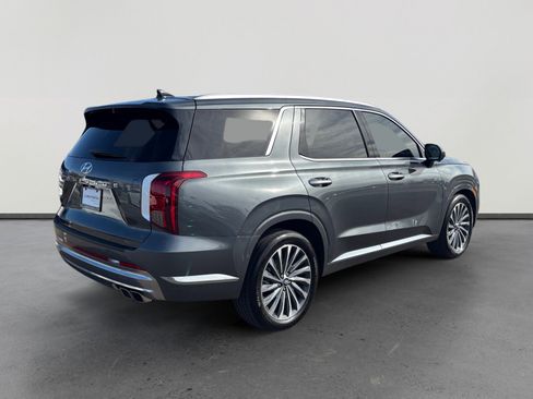 Used 2024 Hyundai Palisade Calligraphy FWD image 5
