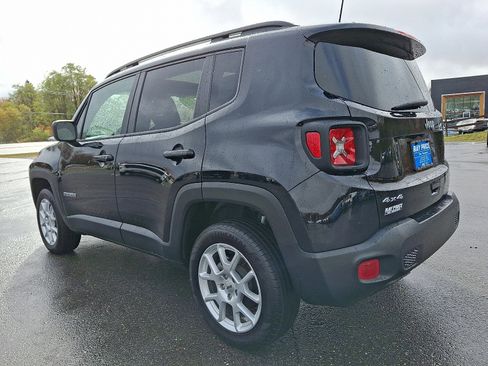 Used 2023 Jeep Renegade Latitude w/ Sun & Fun Group image 4