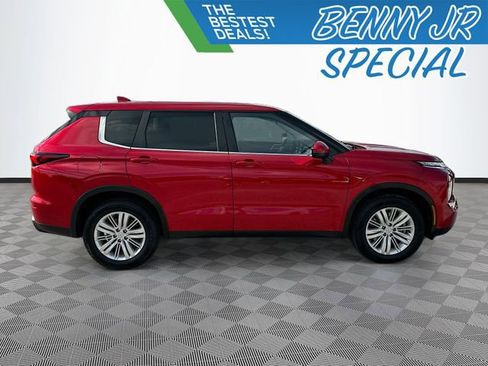 Used 2024 Mitsubishi Outlander ES image 4