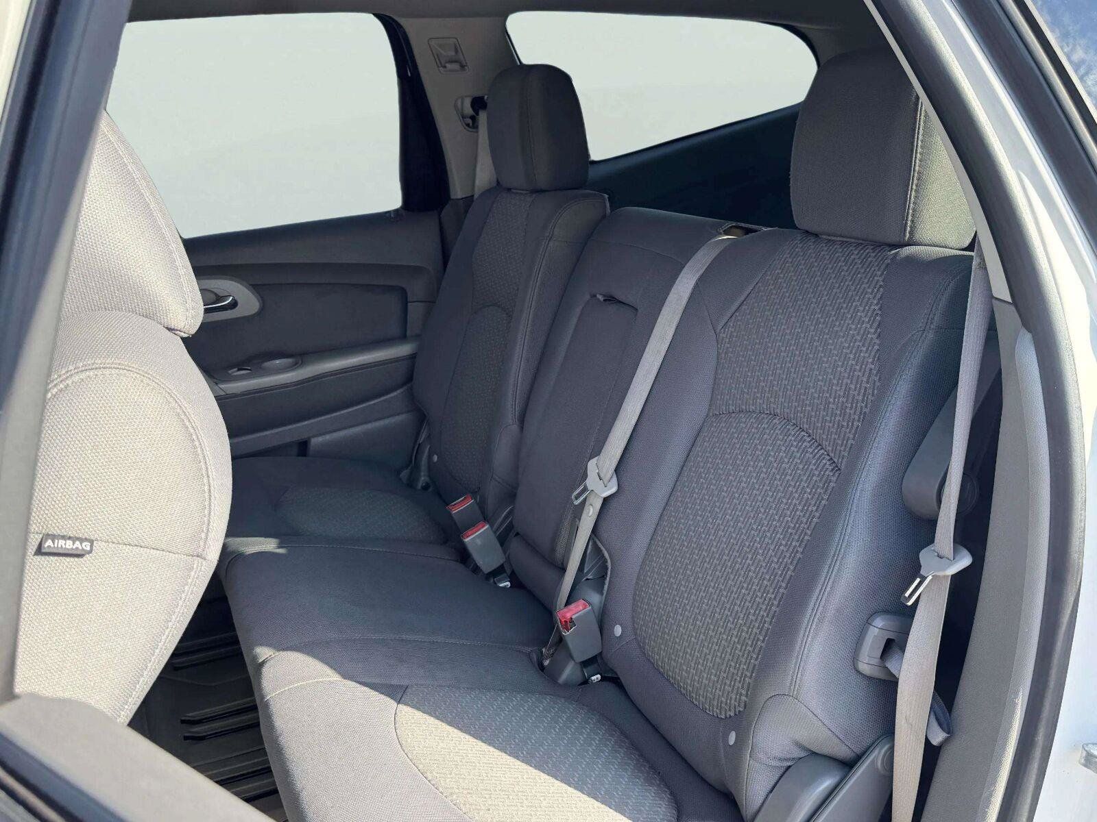 Used 2012 Chevrolet Traverse LS FWD image 35