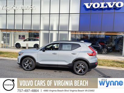 New 2026 Volvo XC40 B5 Core w/ Climate Package