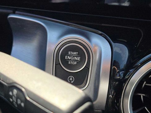 Used 2022 Mercedes-Benz GLB 250 image 31