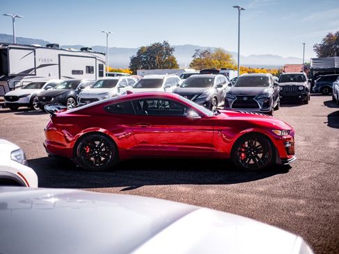 Used 2021 Ford Mustang Shelby GT500 w/ Technology Package image 8
