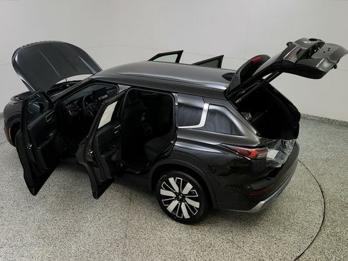 Used 2025 Mitsubishi Outlander SE AWD/4WD image 6