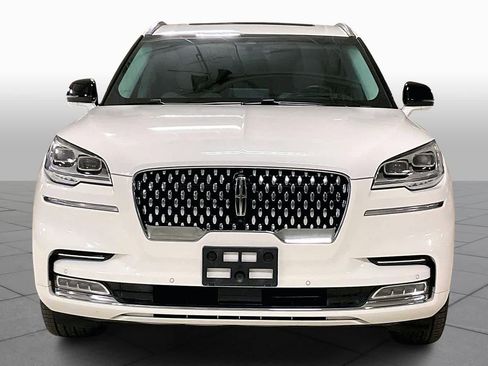 Used 2023 Lincoln Aviator Black Label w/ Dynamic Handling Package image 3
