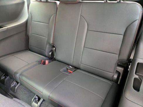 New 2026 Chevrolet Traverse RS w/ LPO, Floor Liner Package FWD image 32