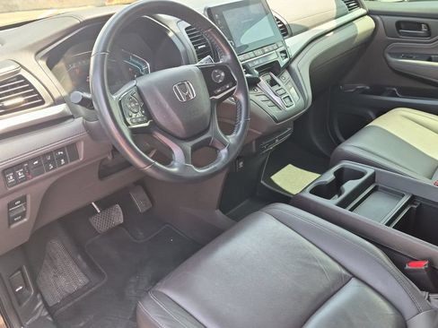 Used 2018 Honda Odyssey Touring image 10