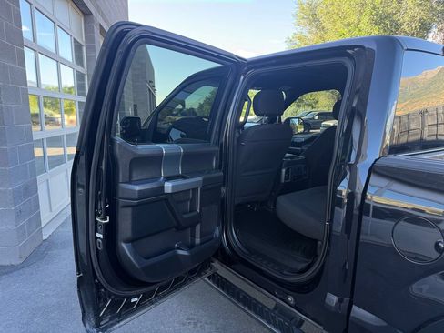 Used 2018 Ford F150 XLT w/ Equipment Group 302A Luxury AWD/4WD image 32
