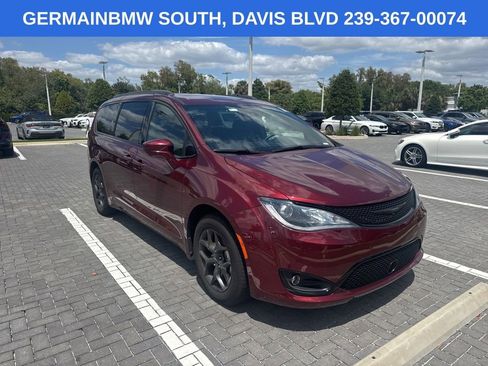 Used 2020 Chrysler Pacifica Touring-L w/ Advanced Safetytec Group image 11