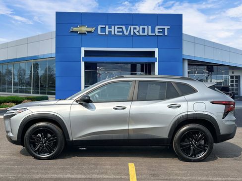 Certified 2024 Chevrolet Trax ACTIV w/ Sunroof Package FWD image 2
