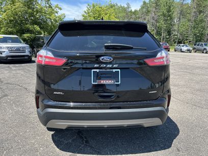 Used 2024 Ford Edge SEL w/ Convenience Package