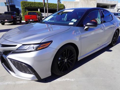 Certified 2021 Toyota Camry XSE image 4