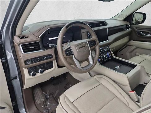Used 2023 GMC Yukon Denali w/ Denali Reserve Package AWD/4WD image 10