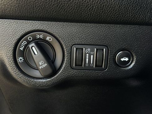 Used 2015 Dodge Challenger R/T w/ Quick Order Package 28B R/T RWD image 21