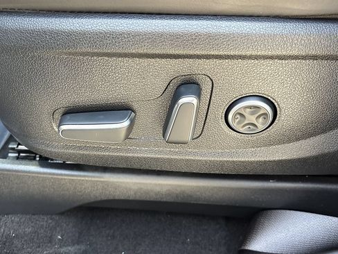 Used 2024 Hyundai Palisade SEL w/ Premium Package FWD image 13