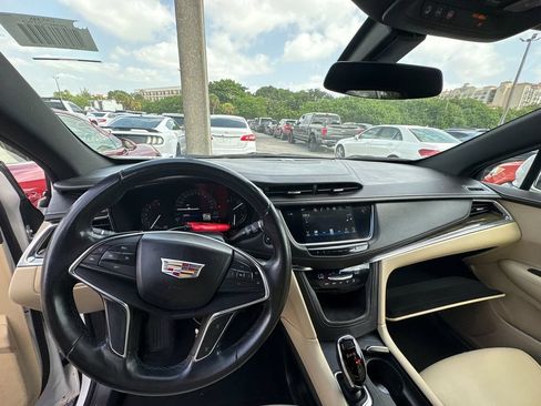 Used 2019 Cadillac XT5 FWD image 10