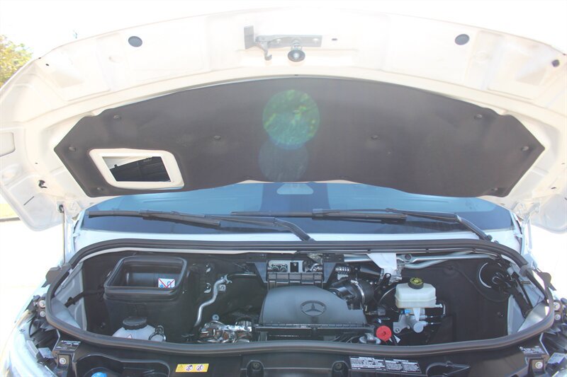Used 2025 Mercedes-Benz Sprinter 2500 image 39